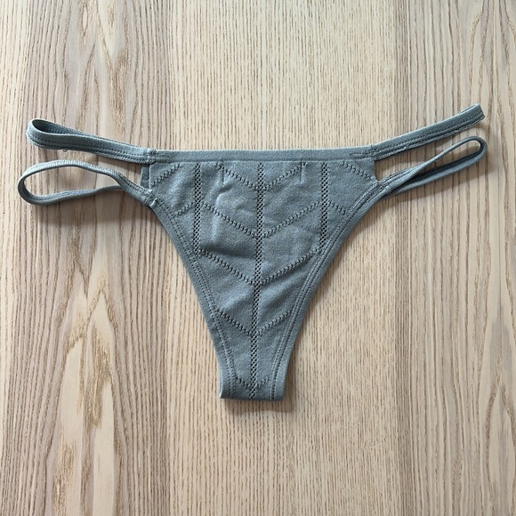 Beach Riot Stone Cold Fox bottom - Picture 2 of 3